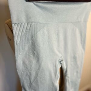 Hollister Gilly Hicks light blue leggings